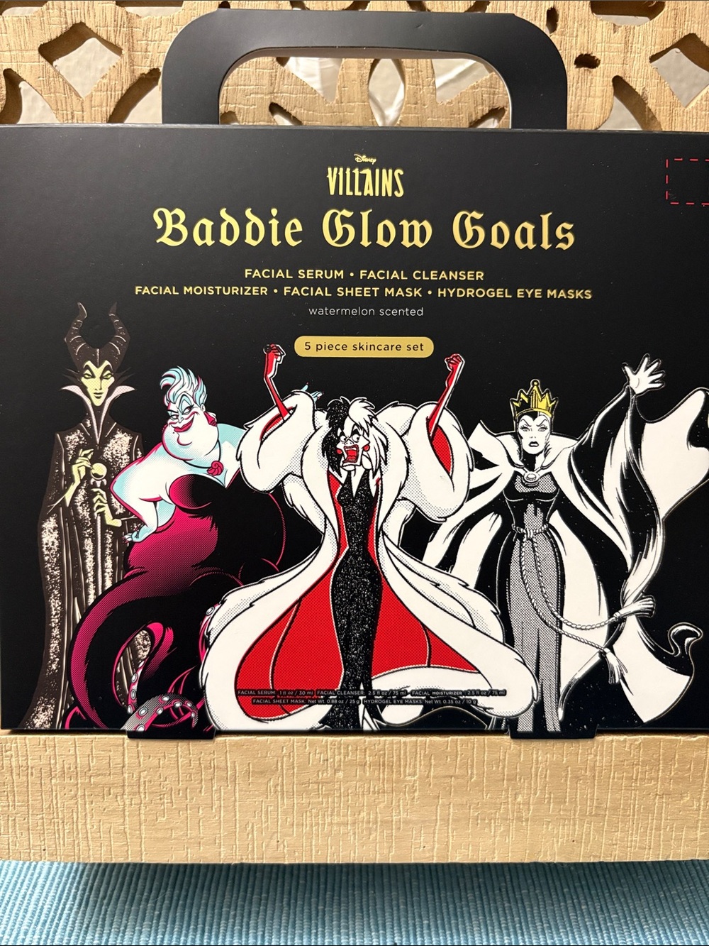 Disney Villains Baddie Glow Goals Facial Skincare Set - Black & Red